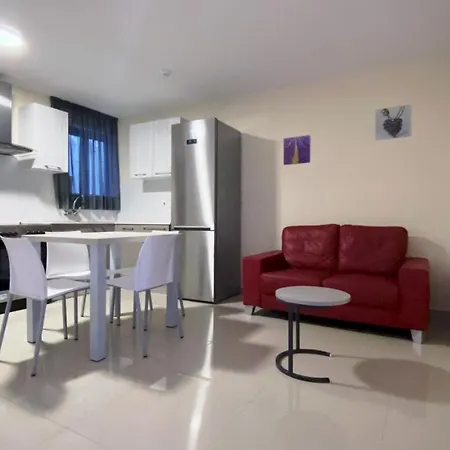 Cast Apartment *
