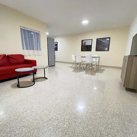 Cast Apartment *